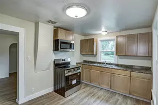 317 Stanley St, Chippewa Falls, WI 54729 - Photo 6