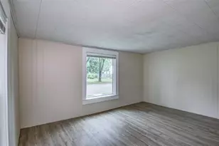 317 Stanley St, Chippewa Falls, WI 54729 - Photo 4