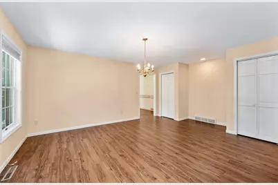137 Canterbury Road, Eau Claire, WI 54701 - Photo 6