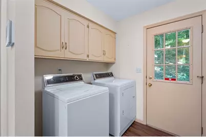 137 Canterbury Road, Eau Claire, WI 54701 - Photo 12
