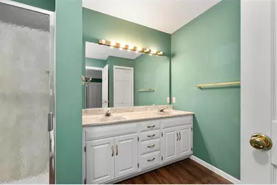 137 Canterbury Road, Eau Claire, WI 54701 - Photo 16