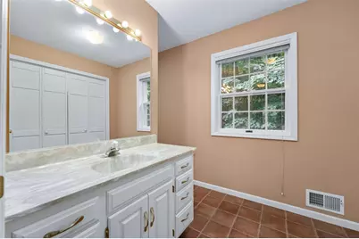 137 Canterbury Road, Eau Claire, WI 54701 - Photo 20