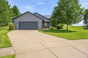 403 Brookshire Ct, Altoona, WI 54720 - Photo 44