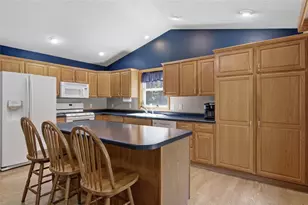 6200 Joanne Ln, Altoona, WI 54720 - Photo 6