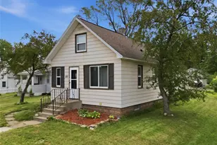 1815 Omaha St, Eau Claire, WI 54703 - Photo 2