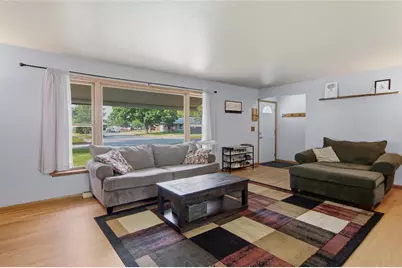 904 E Lexington Boulevard, Eau Claire, WI 54701 - Photo 8