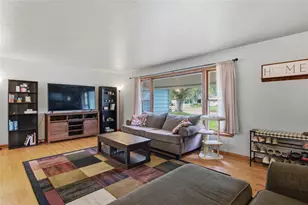 904 E Lexington Blvd, Eau Claire, WI 54701 - Photo 6