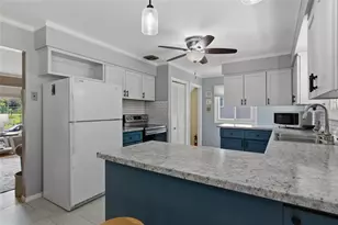 911 16th St, Menomonie, WI 54751 - Photo 6