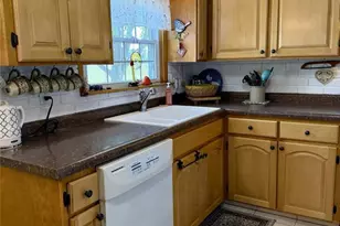 404 Edward St, Chippewa Falls, WI 54729 - Photo 12