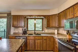 608 Manor Ct, Altoona, WI 54720 - Photo 8
