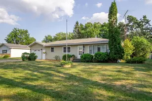 713 Dwight St, Chippewa Falls, WI 54729 - Photo 2