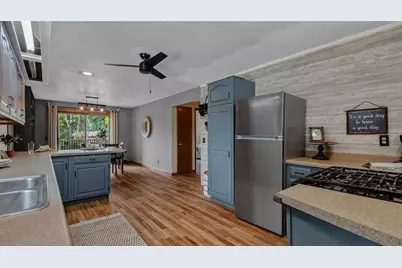 621 Park Place, Cadott, WI 54727 - Photo 6