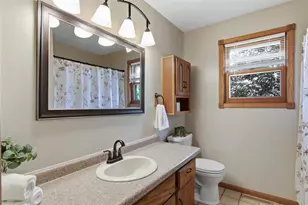 2111 Carter St, Eau Claire, WI 54703 - Photo 18