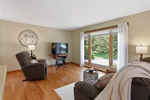 2111 Carter St, Eau Claire, WI 54703 - Photo 2