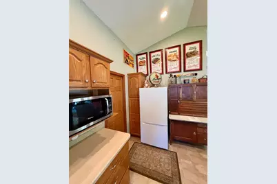 1432 Perry Street, Chippewa Falls, WI 54729 - Photo 6