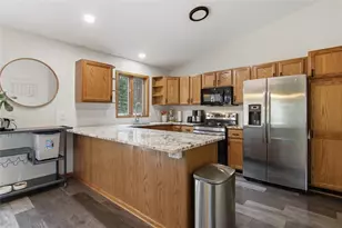 511 S Beach Dr, Altoona, WI 54720 - Photo 8
