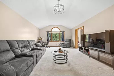 4414 Crest Court, Eau Claire, WI 54701 - Photo 8