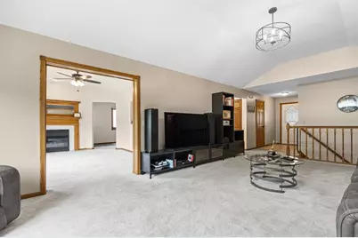 4414 Crest Court, Eau Claire, WI 54701 - Photo 10