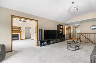 4414 Crest Ct, Eau Claire, WI 54701 - Photo 10