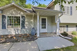 122 Eagle Ridge Ct, Eau Claire, WI 54703 - Photo 2