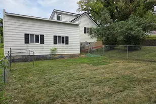 702 W Prospect St, Durand, WI 54736 - Photo 26