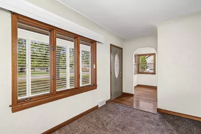 2404 Willis Avenue, Eau Claire, WI 54703 - Photo 6