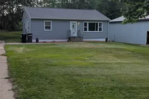 1706 Peterson Ave, Eau Claire, WI 54703 - Photo 2