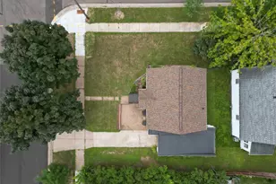 1906 9th St, Eau Claire, WI 54703 - Photo 22