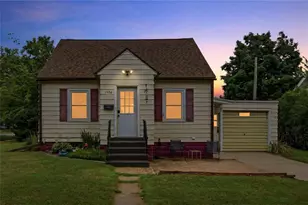 1906 9th St, Eau Claire, WI 54703 - Photo 2