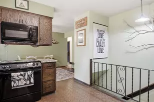 1819 Grandview Dr, Eau Claire, WI 54703 - Photo 6