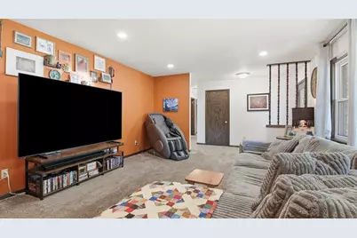 1819 Grandview Drive, Eau Claire, WI 54703 - Photo 12