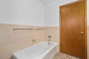 703 E Grant Ave, Eau Claire, WI 54701 - Photo 24