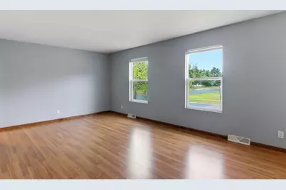 2124 Edgewood Lane, Eau Claire, WI 54703 - Photo 30