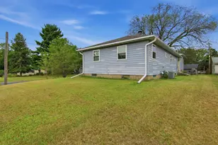 2124 Edgewood Ln, Eau Claire, WI 54703 - Photo 28