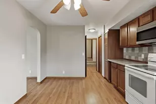 2124 Edgewood Ln, Eau Claire, WI 54703 - Photo 8