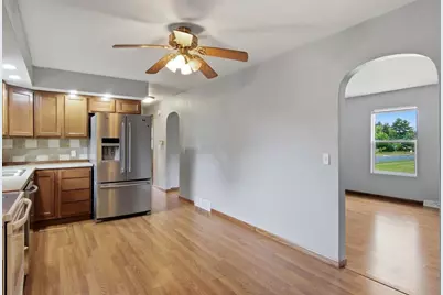 2124 Edgewood Lane, Eau Claire, WI 54703 - Photo 6