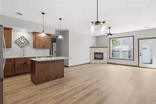 1323 Carpenter Ave, Eau Claire, WI 54703 - Photo 20