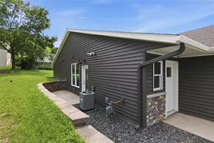 1323 Carpenter Ave, Eau Claire, WI 54703 - Photo 2
