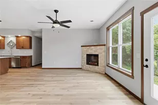 1323 Carpenter Ave, Eau Claire, WI 54703 - Photo 8