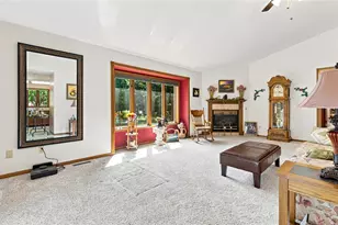 1119 Thompson Dr, Altoona, WI 54720 - Photo 10
