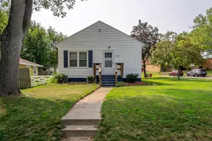 2234 11th St, Eau Claire, WI 54703 - Photo 2