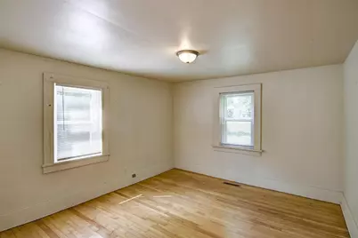 1022 E Madison Street, Eau Claire, WI 54703 - Photo 10
