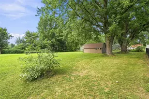 827 E Olson St, Blair, WI 54616 - Photo 38