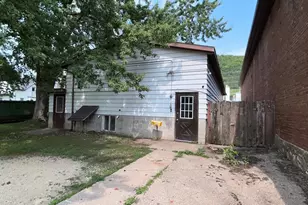 105 N Main St, Cochrane, WI 54622 - Photo 4