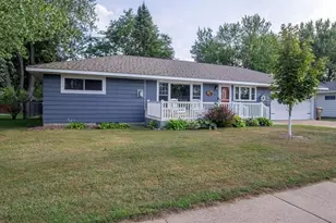 1905 E Lexington Blvd, Eau Claire, WI 54701 - Photo 2