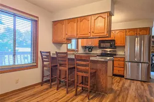 302 Summit Ct, Chippewa Falls, WI 54729 - Photo 6