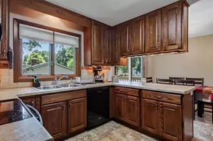 903 Pamela Pl, Eau Claire, WI 54701 - Photo 12