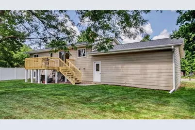 903 Pamela Place, Eau Claire, WI 54701 - Photo 4
