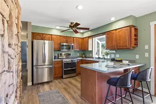 3721 Maywood Dr, Eau Claire, WI 54703 - Photo 10