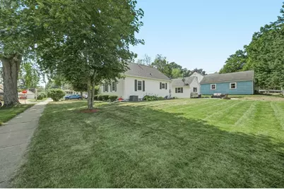 329 E 4th Avenue, Stanley, WI 54768 - Photo 8
